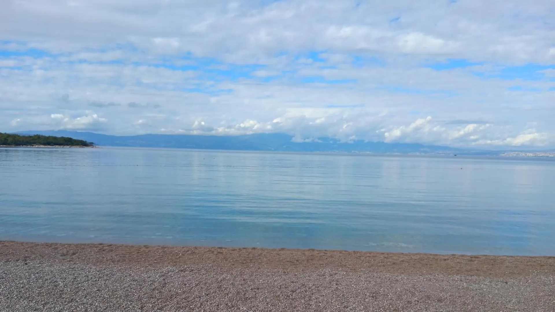 Apartments Malenica, Njivice, Croatia, 200 M From The Sea Njivice