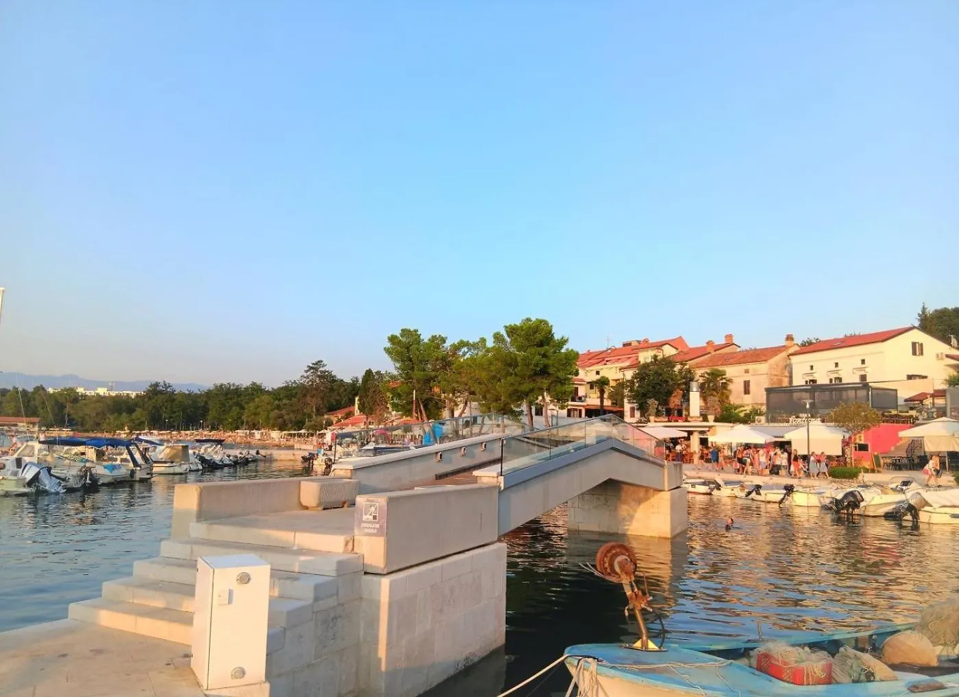 Apartments Malenica, Njivice, Croatia, 200 M From The Sea 0*, Njivice Croatia